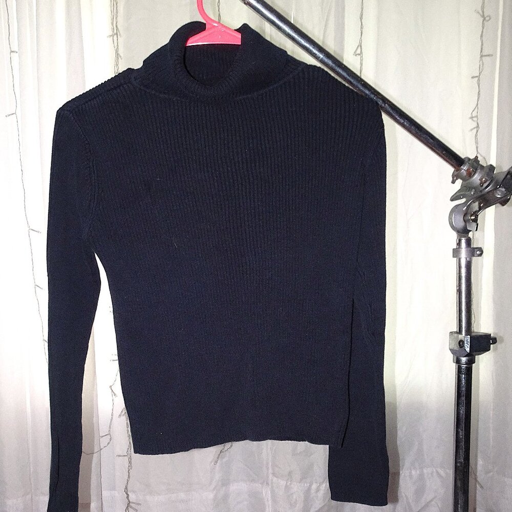 Copper Key Ribbed Turtleneck Sweater - Picture 2 of 6
